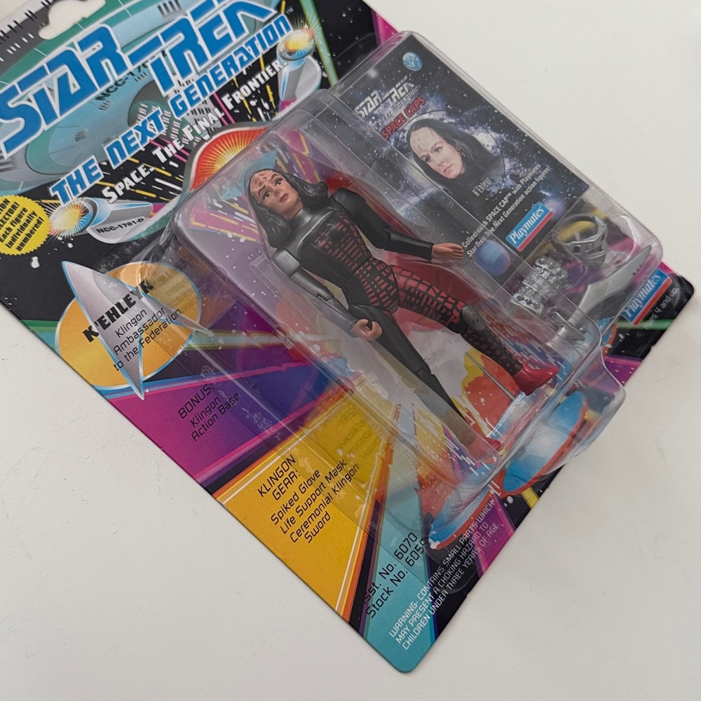 1993 Star Trek TNG K’ehleya (Klingon Ambassador) Action Figure by Playmates - Picture 3 of 13